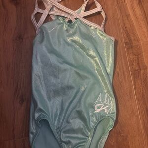 GK ALY “elsa” leotard child small